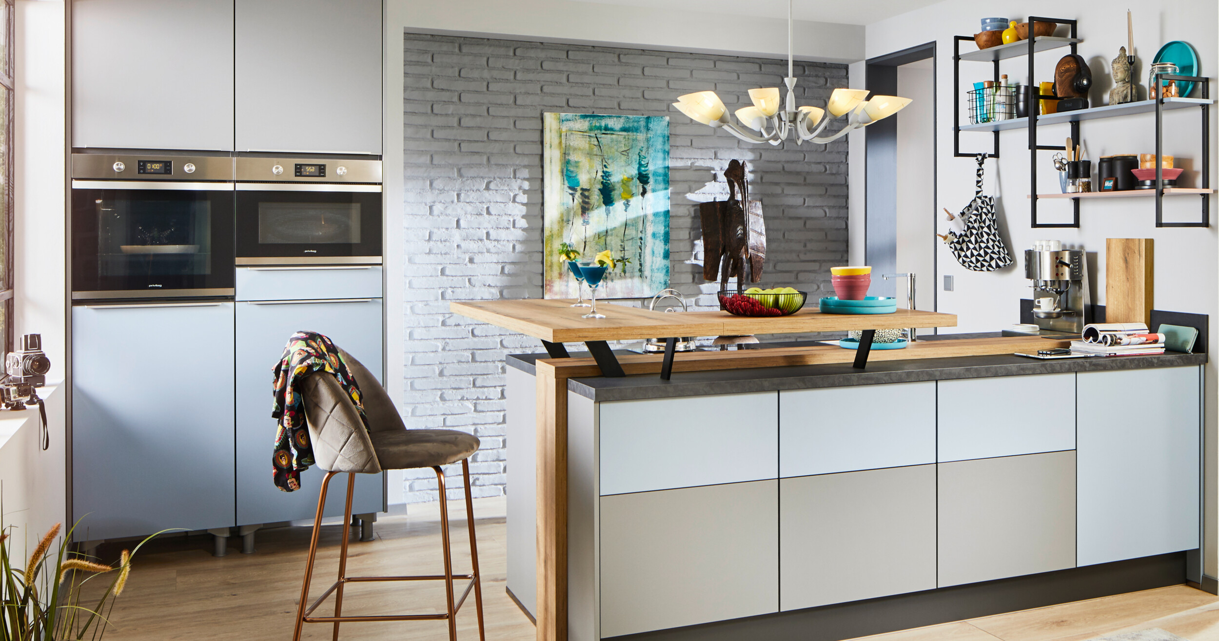 Zweiteilige Küche | Moderne Loft-Ästhetik | Industrielles Flair • pino ...